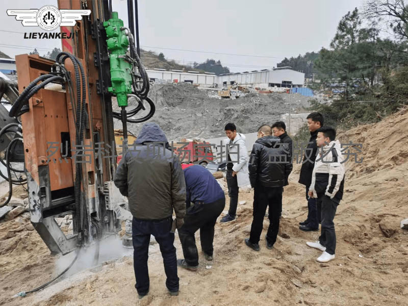 云南、四川、貴州專用機(jī)載式液壓劈裂機(jī)廠家 推薦